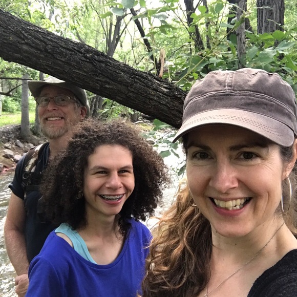 Meet your Posher, Lisa - Picture 3 of 6